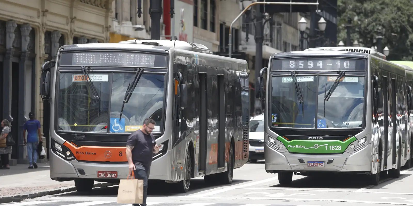 Após paralisação, ônibus circulam normalmente em SP nesta quarta (10)