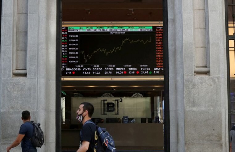 Bolsa sobe 0,99% e volta a superar os 160 mil pontos