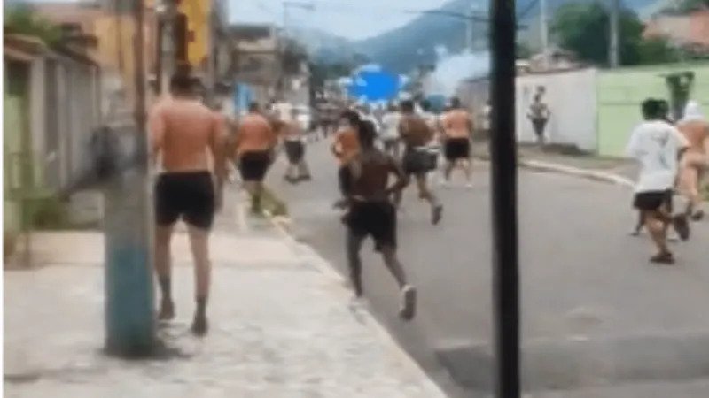 Briga entre torcedores de Fluminense e Vasco deixa uma pessoa esfaqueada no Rio