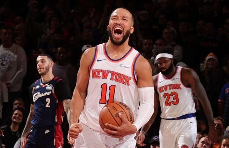 Brunson brilha e Knicks presenteiam torcida no Natal com virada após 15 pontos atrás