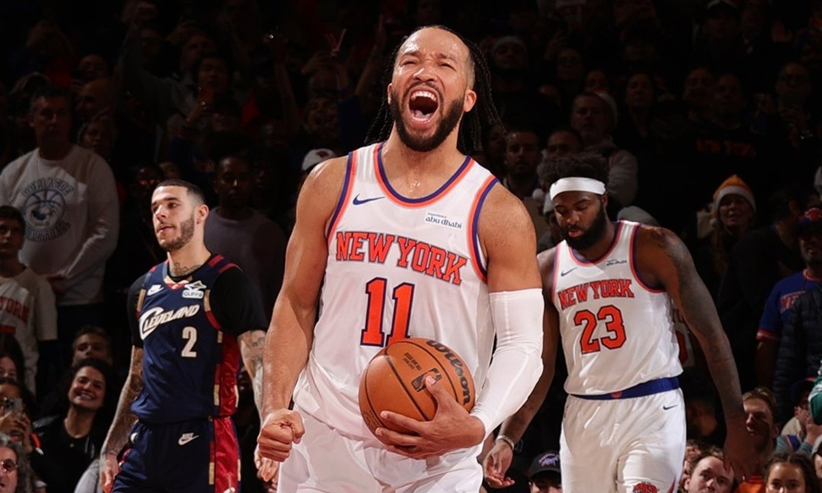 Brunson brilha e Knicks presenteiam torcida no Natal com virada após 15 pontos atrás