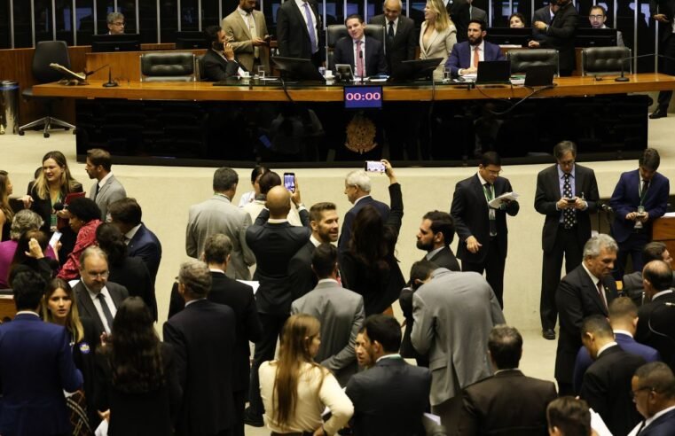 Câmara aprova redução de benefícios fiscais; projeto vai ao Senado