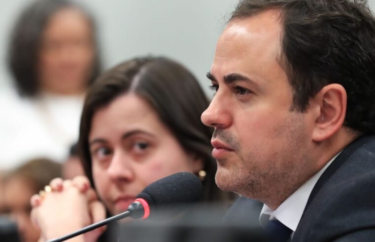 Câmara decide suspender Glauber Braga por 6 meses