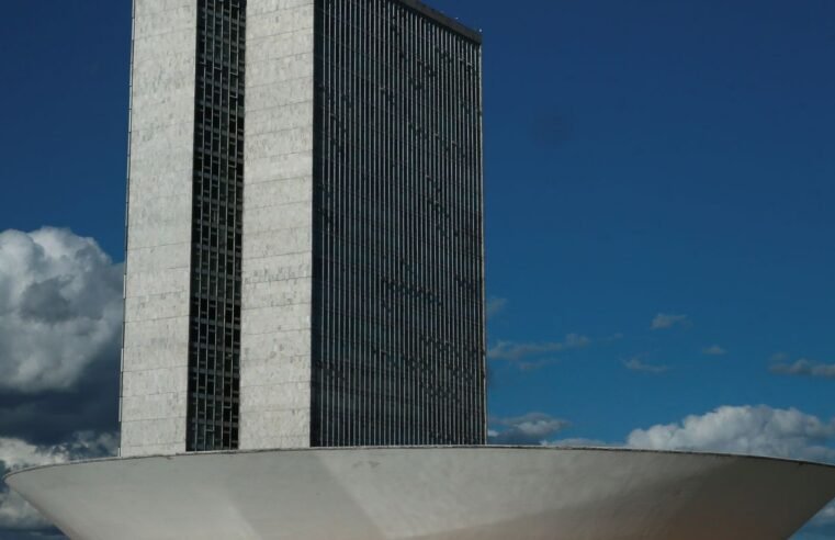 Comissão especial da Câmara aprova novo Plano Nacional de Educação