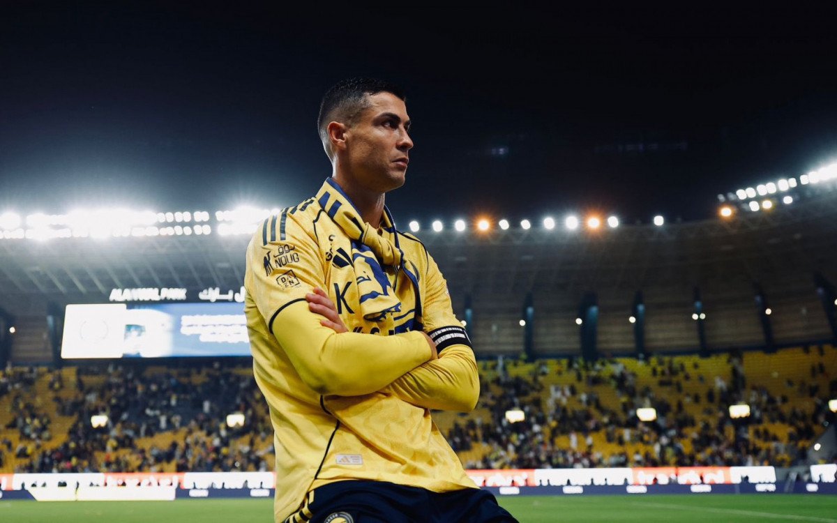 Cristiano Ronaldo marca 2 na vitória do Al Nassr no Saudita e fica a 44 do milésimo gol