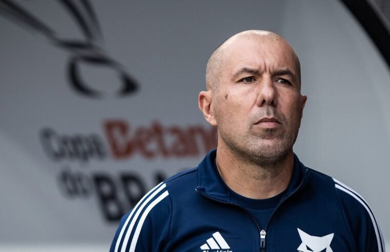 Cruzeiro anuncia saída de Leonardo Jardim após revés na Copa do Brasil