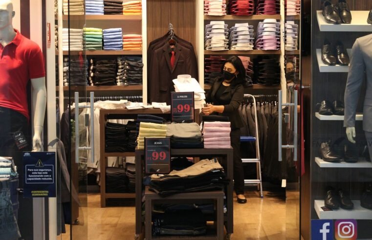 Entenda os direitos do consumidor para trocas de presentes de Natal