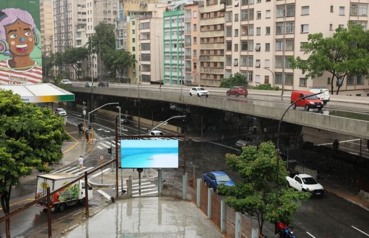 Estado de SP deve ter chuva e ventos intensos até a próxima terça