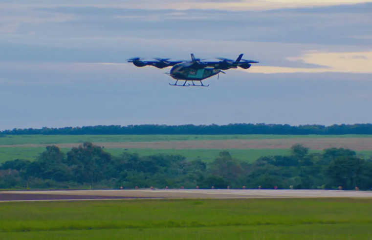 Eve, da Embraer, faz primeiro voo do protótipo de “carro voador”