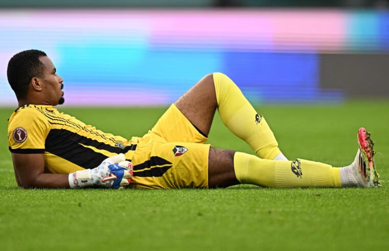 Goleiro do Sudão desmaia em jogo, mas fica em campo e ajuda em vitória sobre Guiné Equatorial