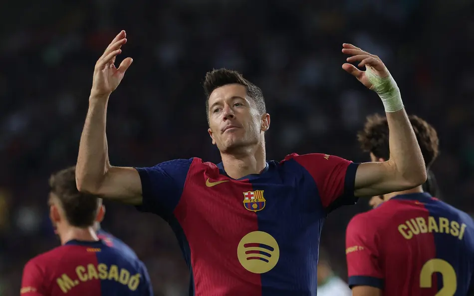 Lewandowski admite indefinição sobre seguir no Barcelona: ‘Não sei onde quero jogar’