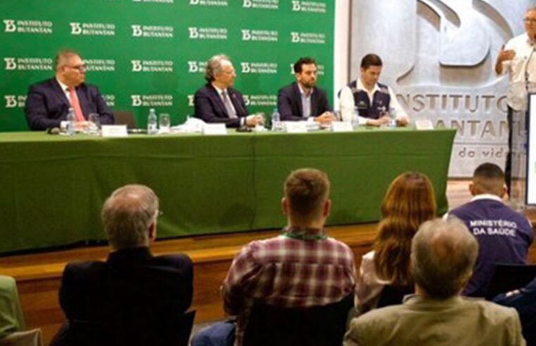 Ministro assina contrato para compra de vacina da dengue do Butantan