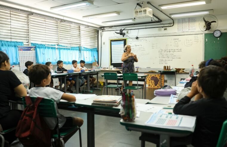 Mudanças no IR beneficiarão 73,5% dos professores da educação básica
