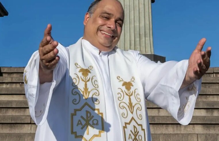 Padre Omar, reitor do Santuário Cristo Redentor, faz show na Lagoa