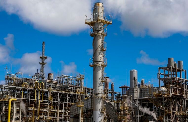 Petrobras renova contratos de quase R$ 100 bi com a Braskem