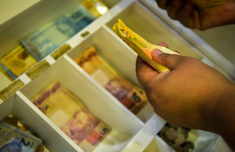 Segunda parcela do décimo terceiro deve ser depositada até esta sexta