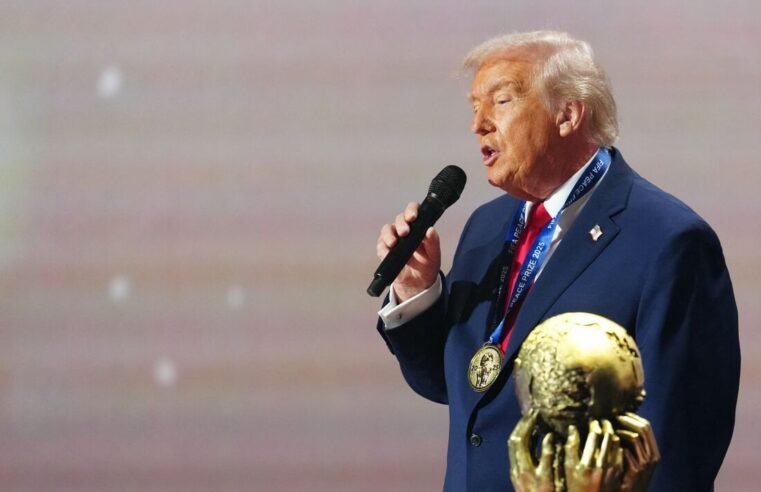 Trump recebe primeiro Prêmio da Paz da Fifa