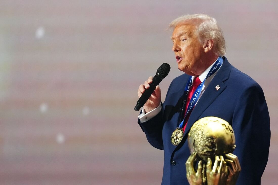 Trump recebe primeiro Prêmio da Paz da Fifa