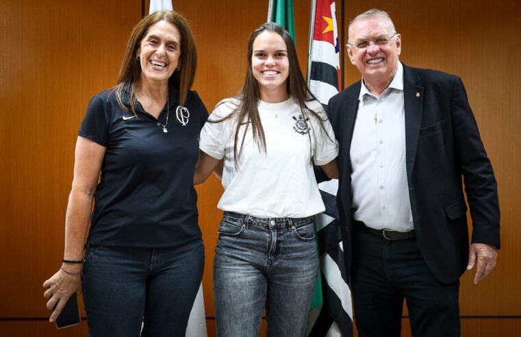 Ana Vitória retorna ao Corinthians após sete anos na Europa
