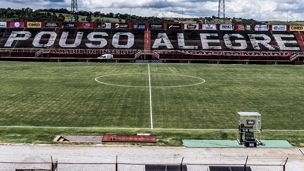 Atlético-MG vence de virada com golaço de zagueiro e se recupera no Mineiro