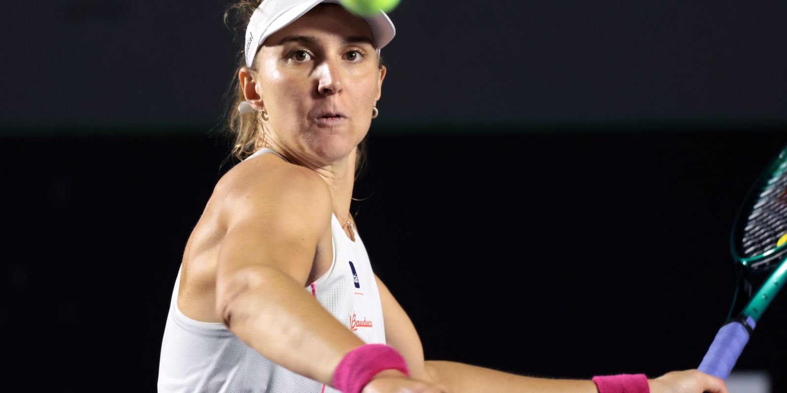 Bia Haddad cai na estreia e dupla de Stefani avança no WTA de Adelaide