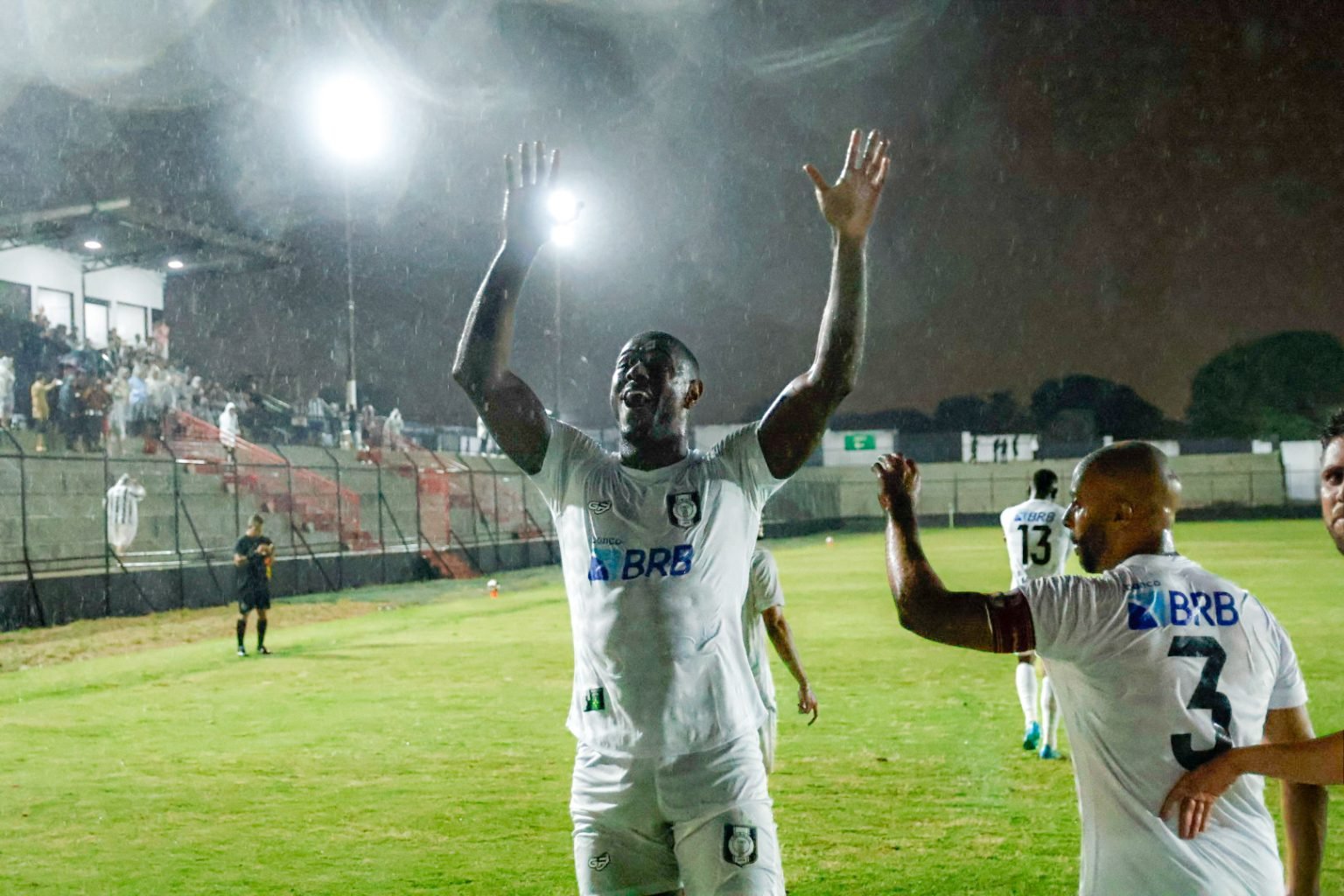 Candangão: Ceilândia domina Aruc e vence por 3 a 0