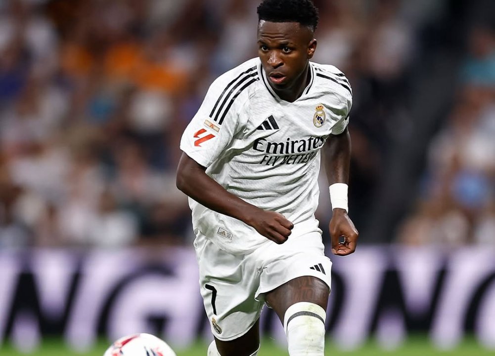 Cantos racistas contra Vini Jr. são ouvidos fora de estádio em Albacete