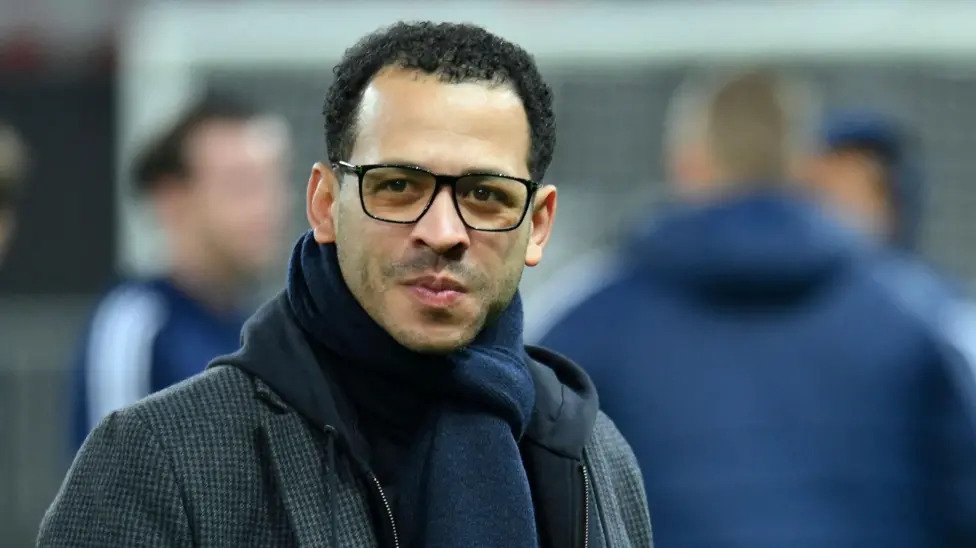 Chelsea anuncia Liam Rosenior, ex-Strasburg, como novo técnico para o lugar de Enzo Maresca