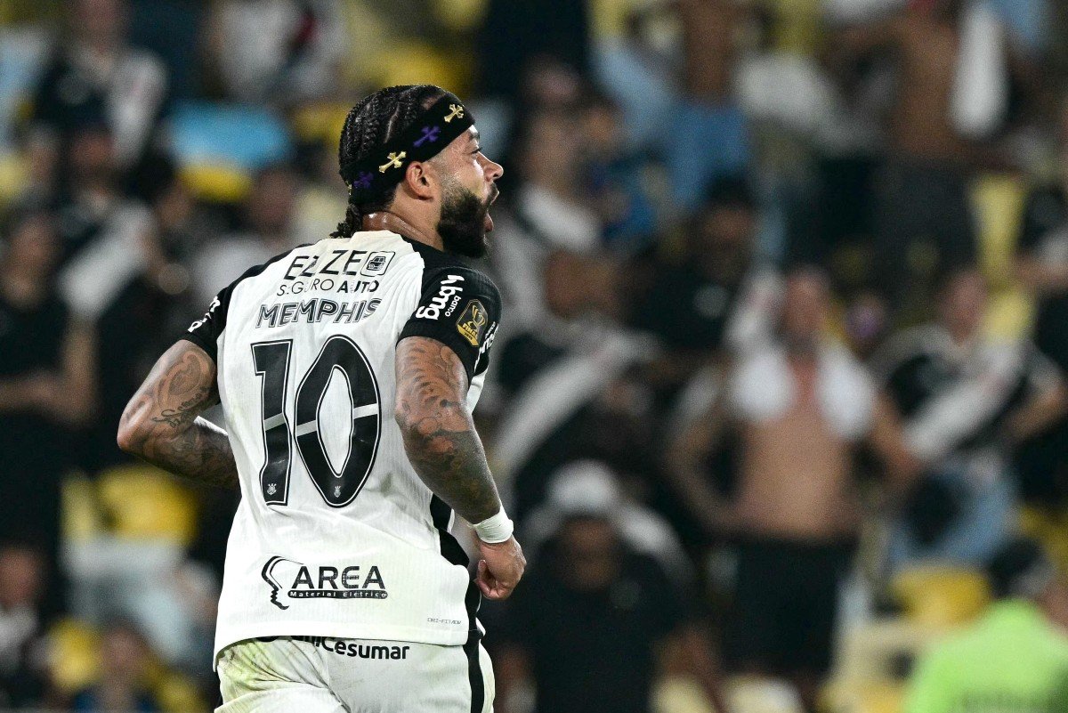 Corinthians quer Memphis contra Flamengo na Supercopa; holandês adota cautela