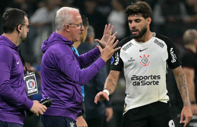 Corinthians se reapresenta com indefinições, ausências e despedidas