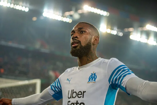 Cruzeiro anuncia a contratação do meia Gerson por cinco anos