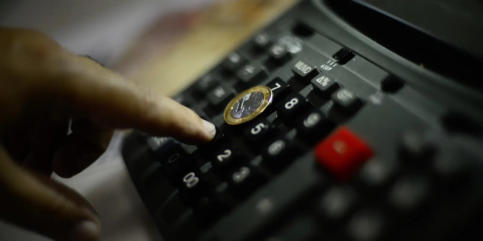 Dívida pública pode alcançar até R$ 10,3 trilhões em 2026