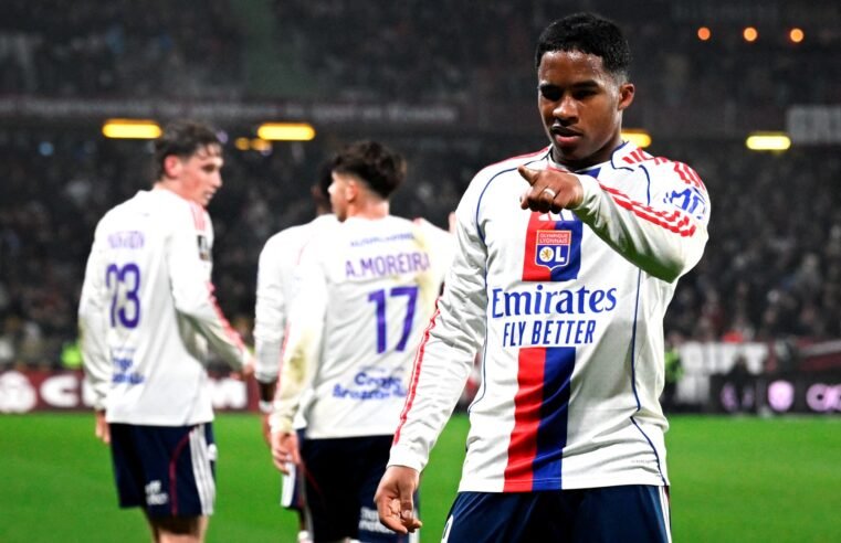 Endrick faz primeiro hat-trick da carreira em passeio do Lyon no Francês