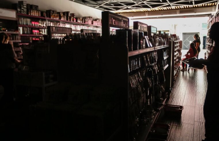 Enel é multada em R$ 14 milhões por falhas no fornecimento de energia