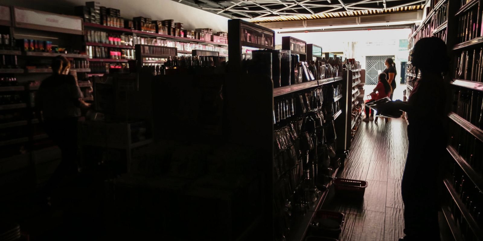 Enel é multada em R$ 14 milhões por falhas no fornecimento de energia