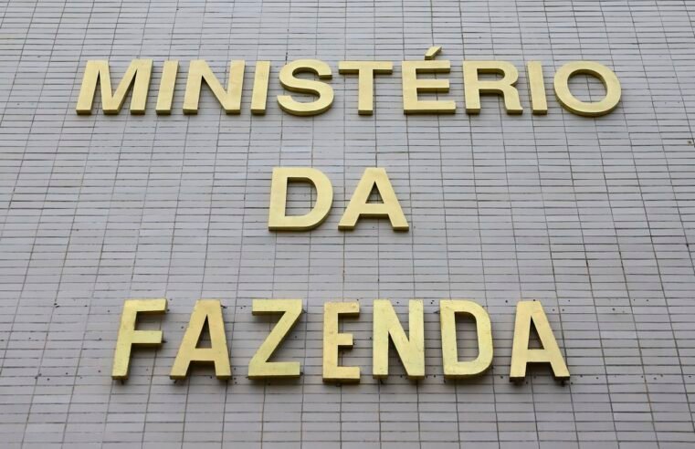 Fazenda comemora IPCA de 4,26% e projeta menor inflação do Plano Real