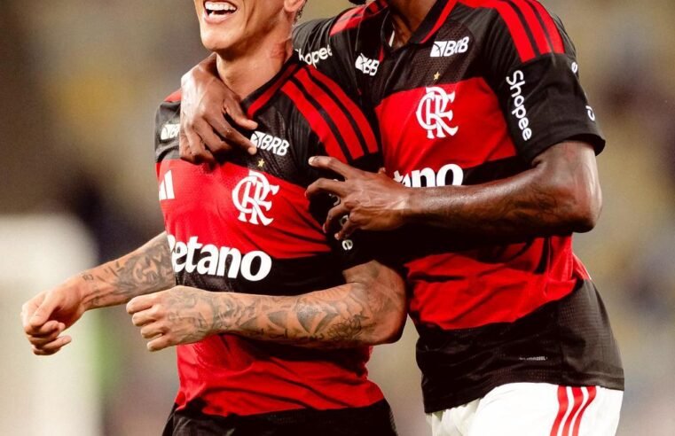 Flamengo aproveita expulsão no Vasco, desencanta no Carioca e sobe para faixa de classificação