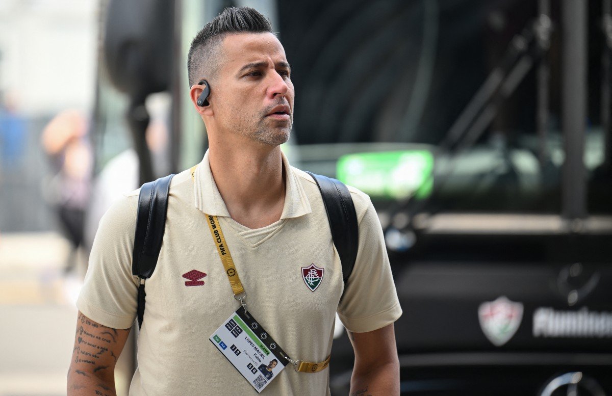 Fluminense renova com Fábio até 2027, quando goleiro terá 47 anos