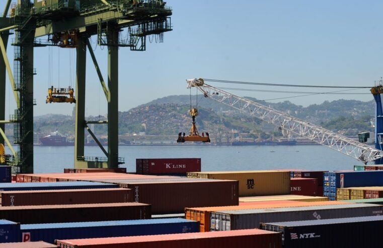 Governo projeta superávit comercial de até US$ 90 bilhões em 2026