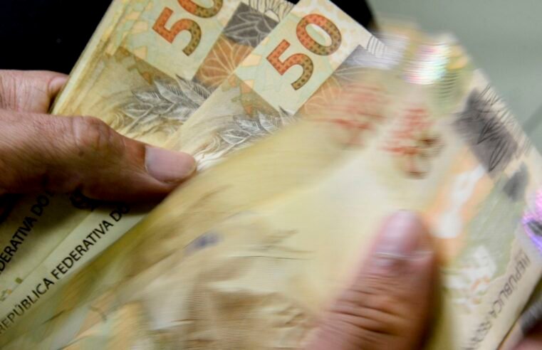 Isenção de IR para quem ganha até R$ 5 mil entra em vigor