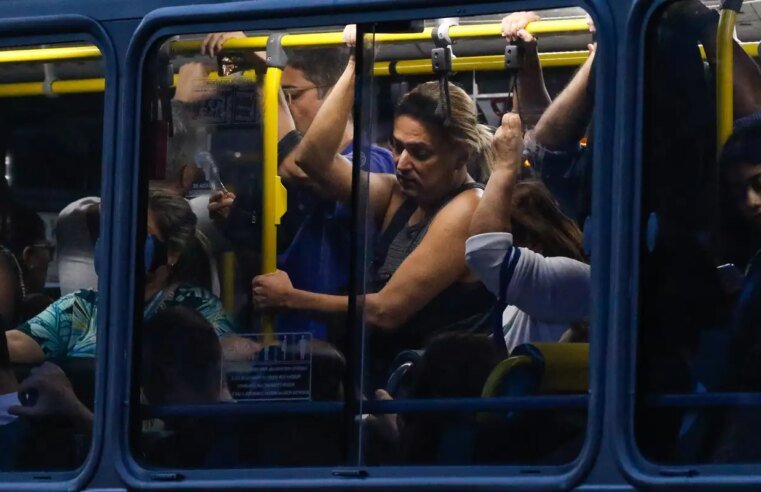 Livro apresenta contrastes do Rio ao examinar linha de ônibus 474