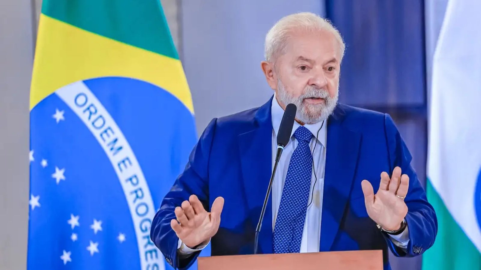Lula assina MP para proteger direitos da Copa Feminina 2027