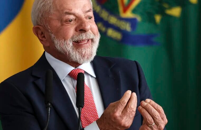 Lula: democracia é obra em construção e deve ser zelada e defendida