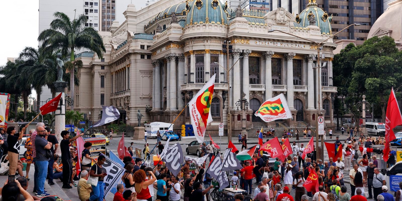 Manifestação no Rio lembra 8 de janeiro e rejeita anistia a golpistas