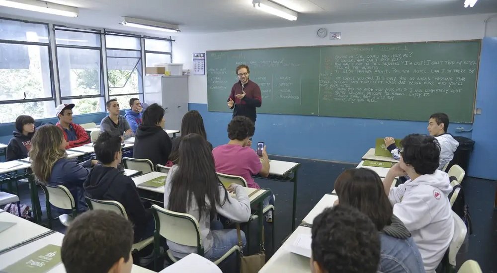 Piso do magistério tem reajuste de 5,4% e vai a R$ 5,1 mil em 2026