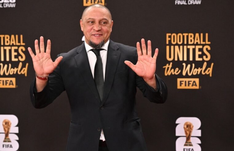 Roberto Carlos tem evolução satisfatória após cirurgia, diz boletim