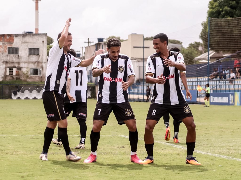 Sobradinho vence a Aruc e entra na briga pelo G4