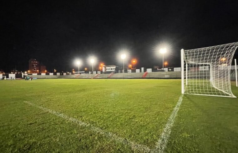 Torcida organizada do Ceilândia lança campanha por jogos noturnos no Abadião