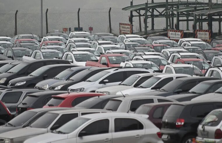 Vendas de automóveis e comerciais leves devem crescer 3% em 2026