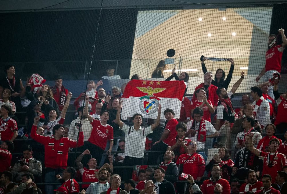 Benfica suspende 5 sócios por atos racistas em jogo contra o Real Madrid